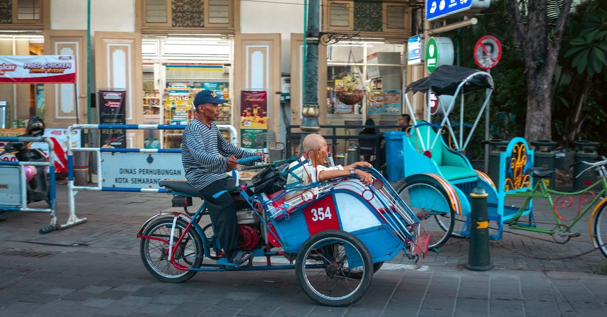 Sewa mobil di Semarang untuk menjelajahi kuliner lokal